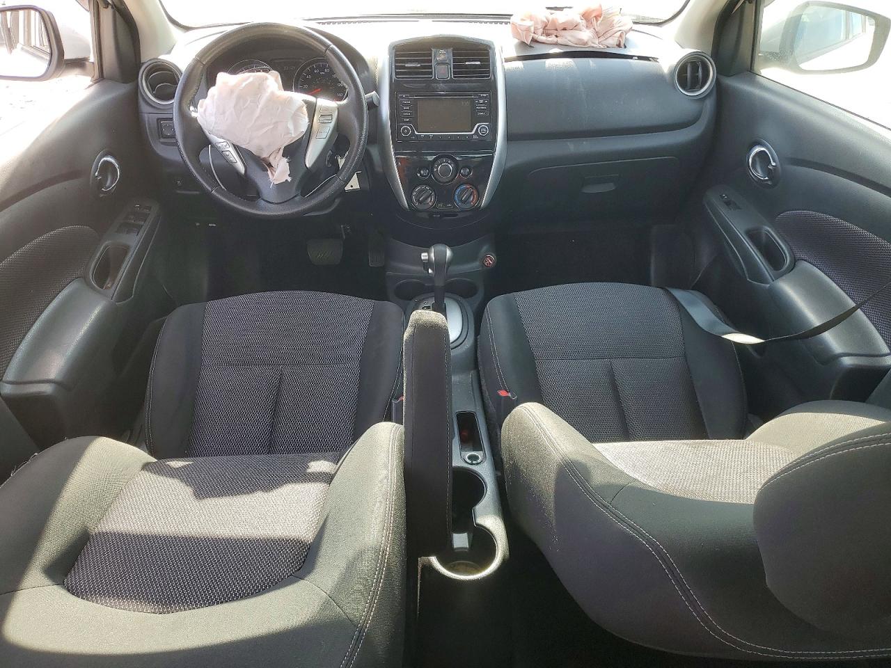 2018 NISSAN VERSA photo 8