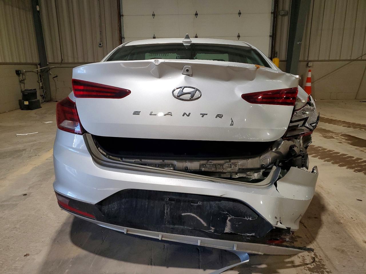 2019 HYUNDAI ELANTRA SEL photo 6