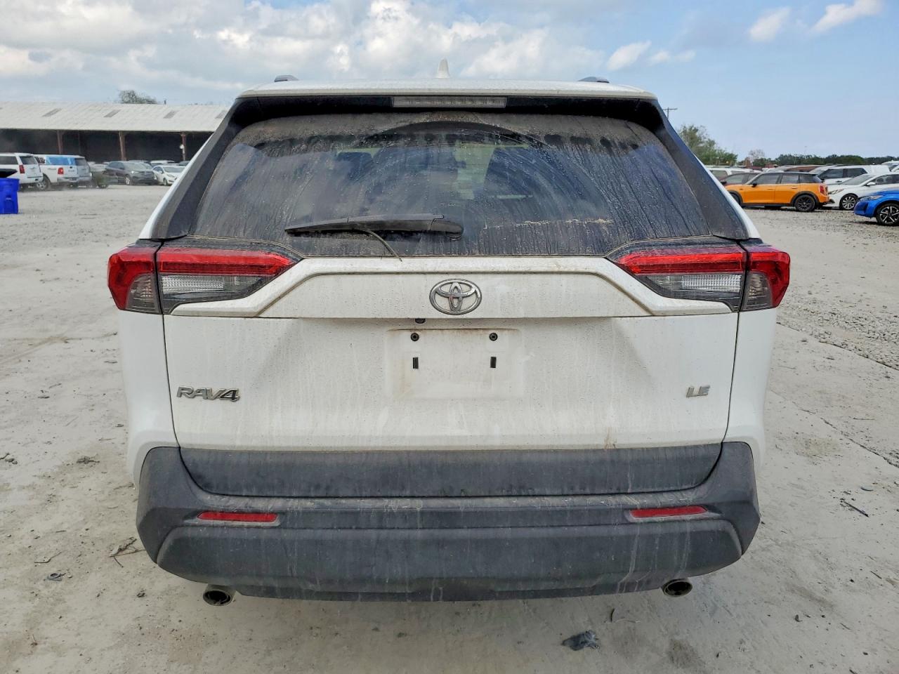 2021 TOYOTA RAV4 LE photo 6
