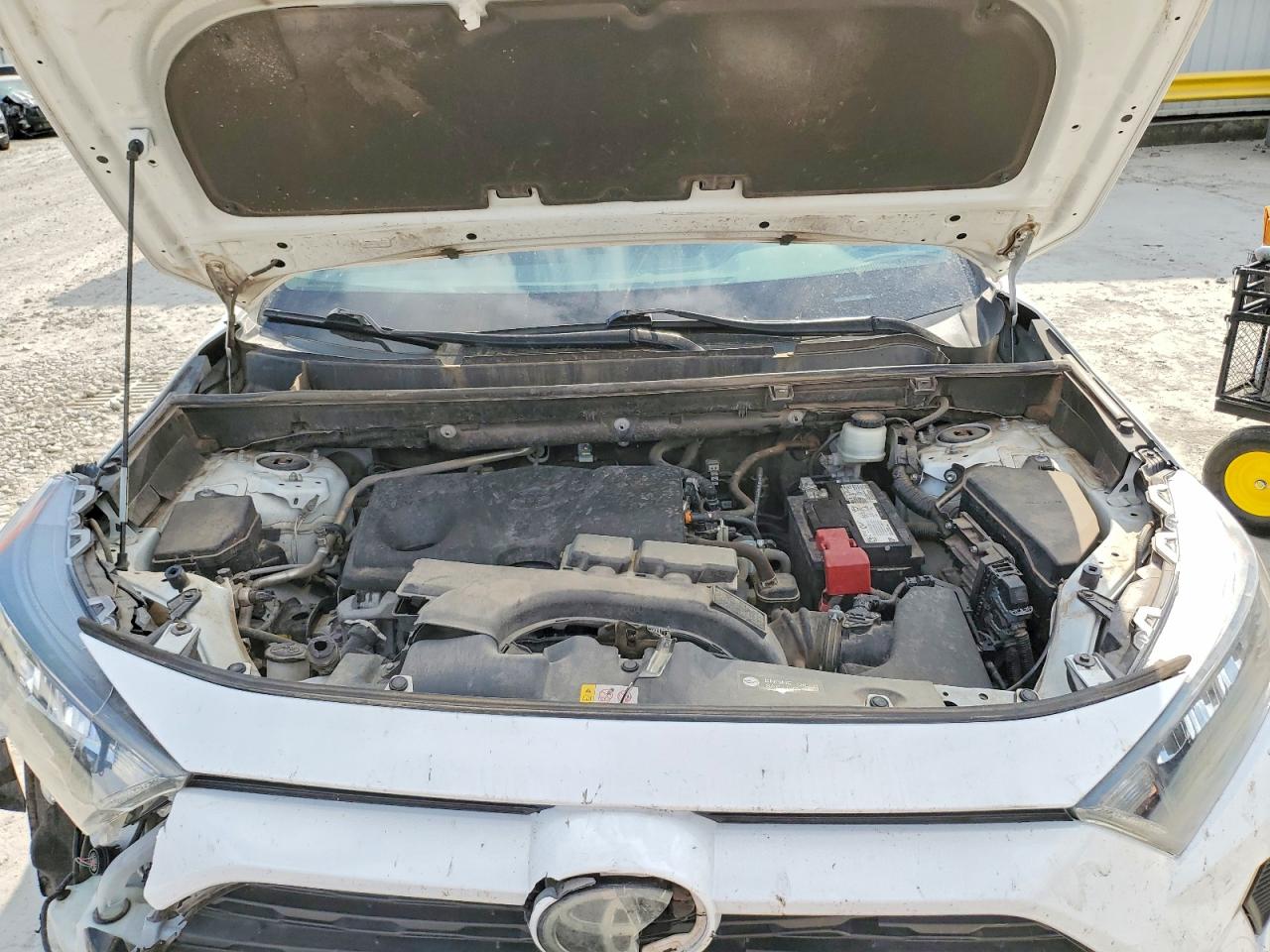 2021 TOYOTA RAV4 LE photo 11