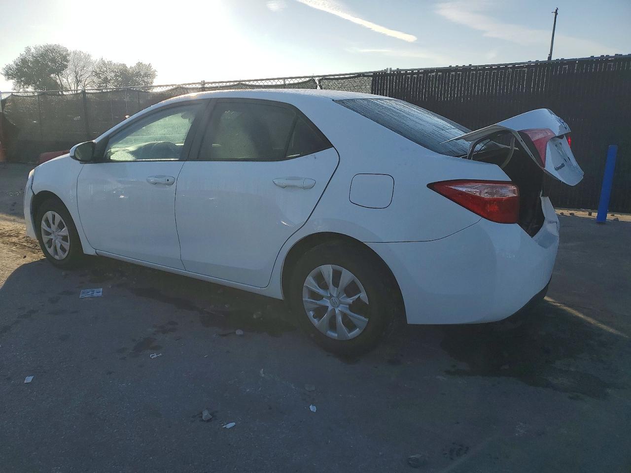 2017 TOYOTA COROLLA L photo 2