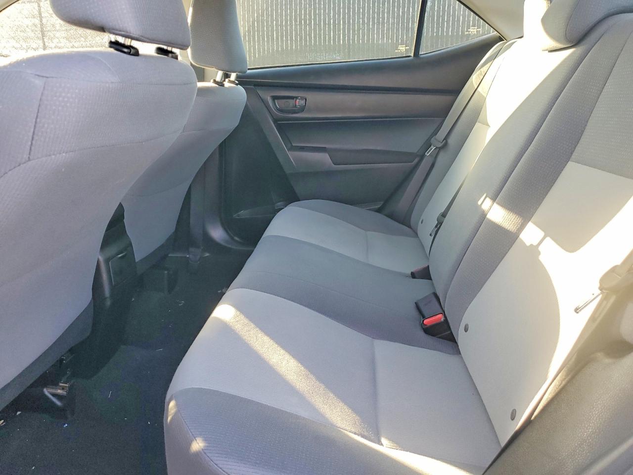 2017 TOYOTA COROLLA L photo 10