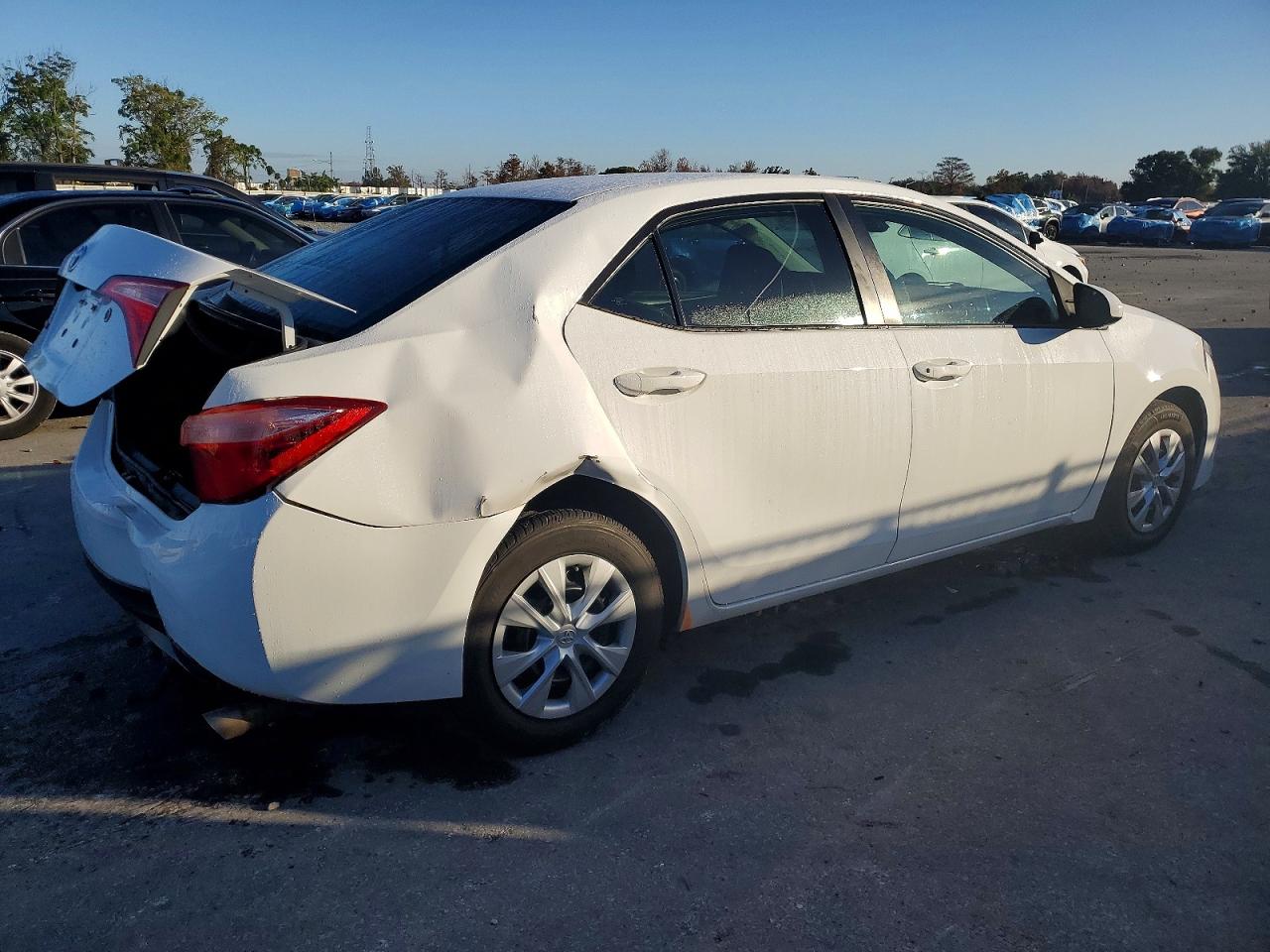 2017 TOYOTA COROLLA L photo 3