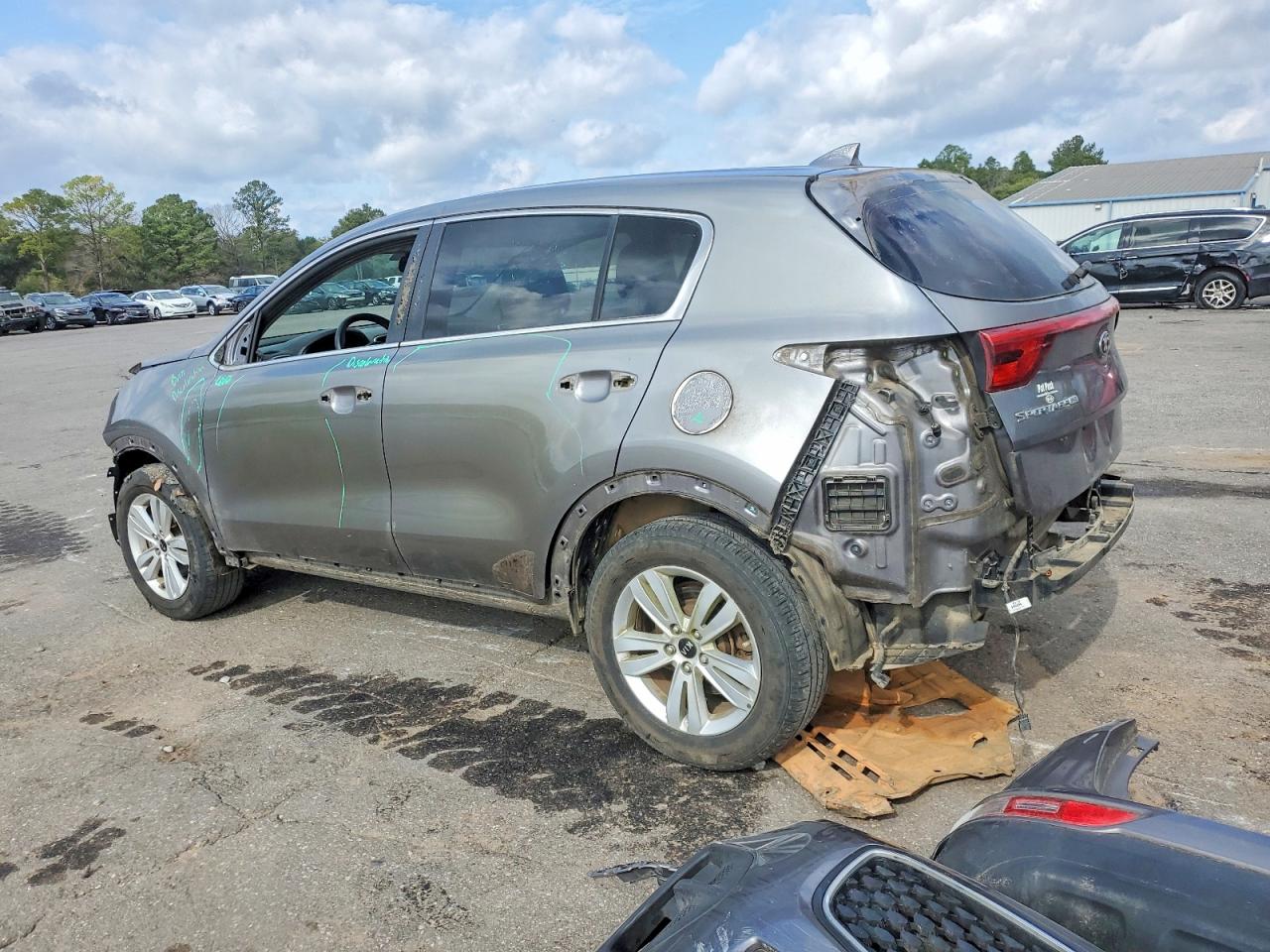 2017 KIA SPORTAGE LX photo 2