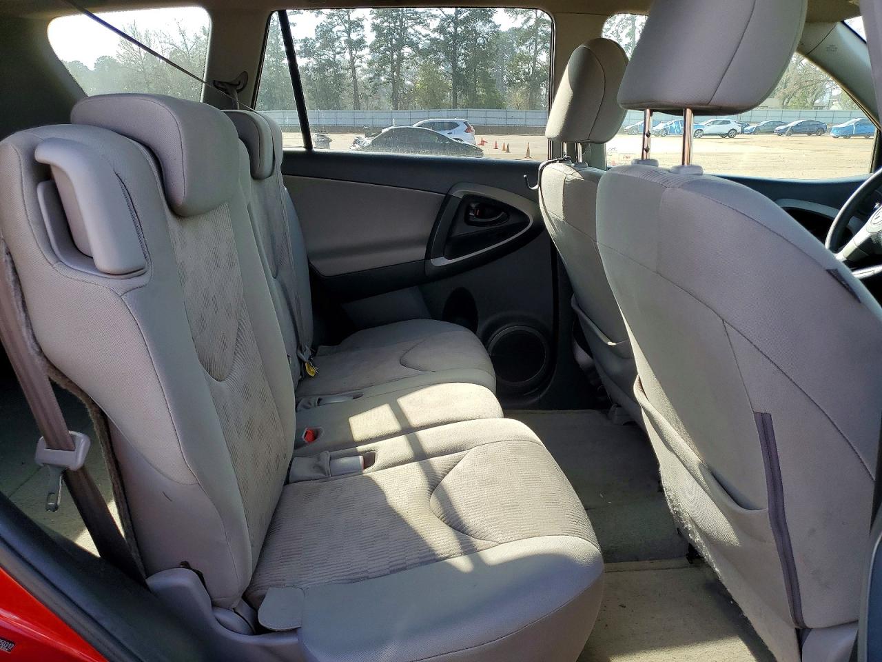 2010 TOYOTA RAV4 photo 11