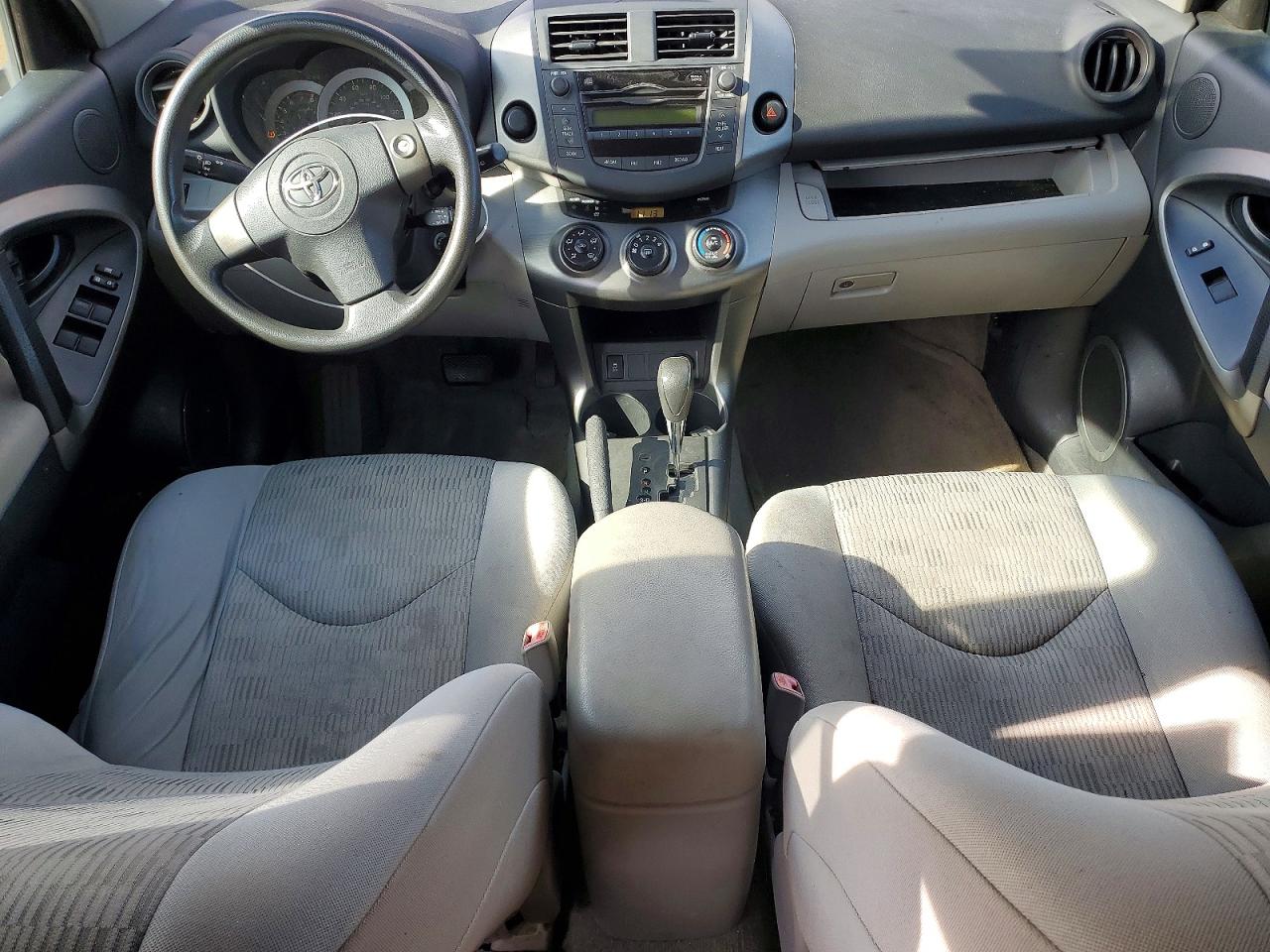 2010 TOYOTA RAV4 photo 8