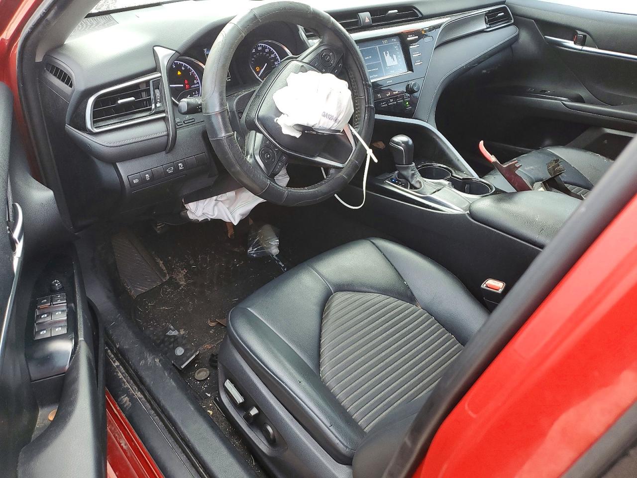 2020 TOYOTA CAMRY SE photo 15