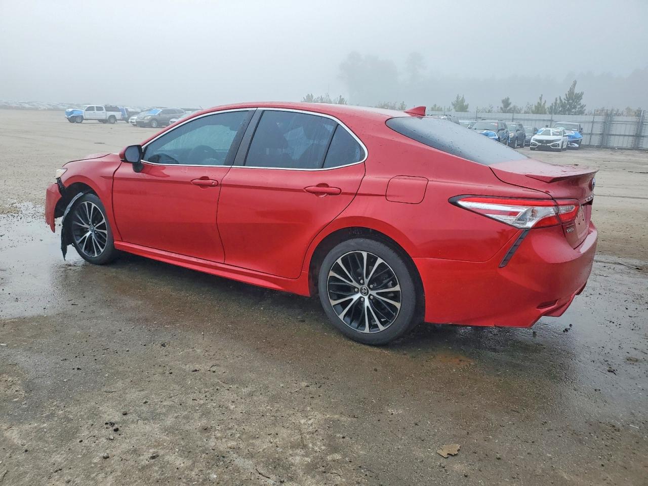 2020 TOYOTA CAMRY SE photo 3