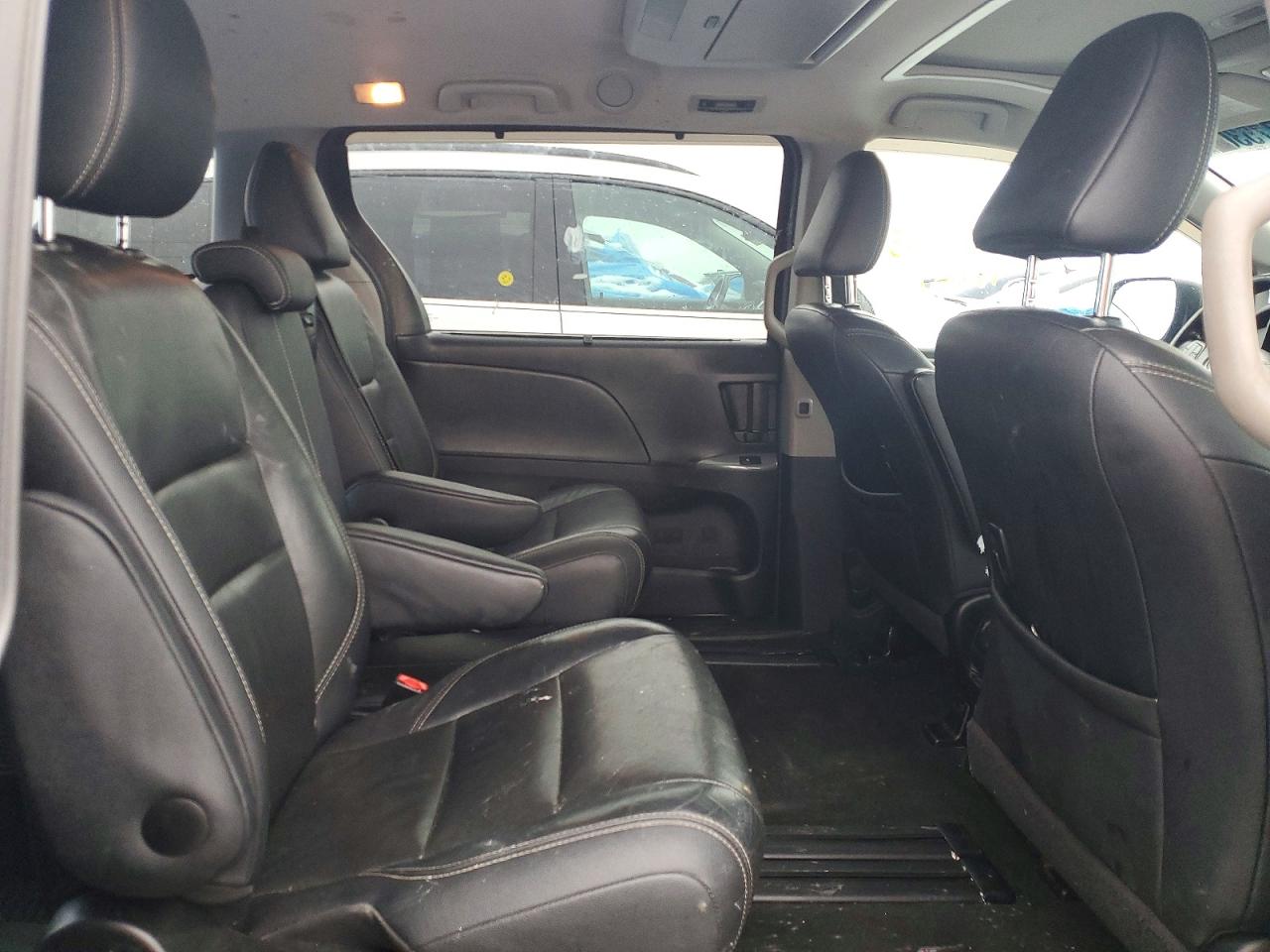 2015 TOYOTA SIENNA SPORT photo 11