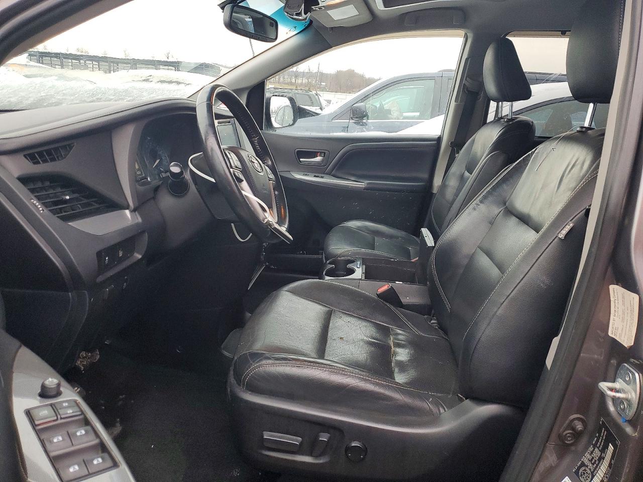 2015 TOYOTA SIENNA SPORT photo 7
