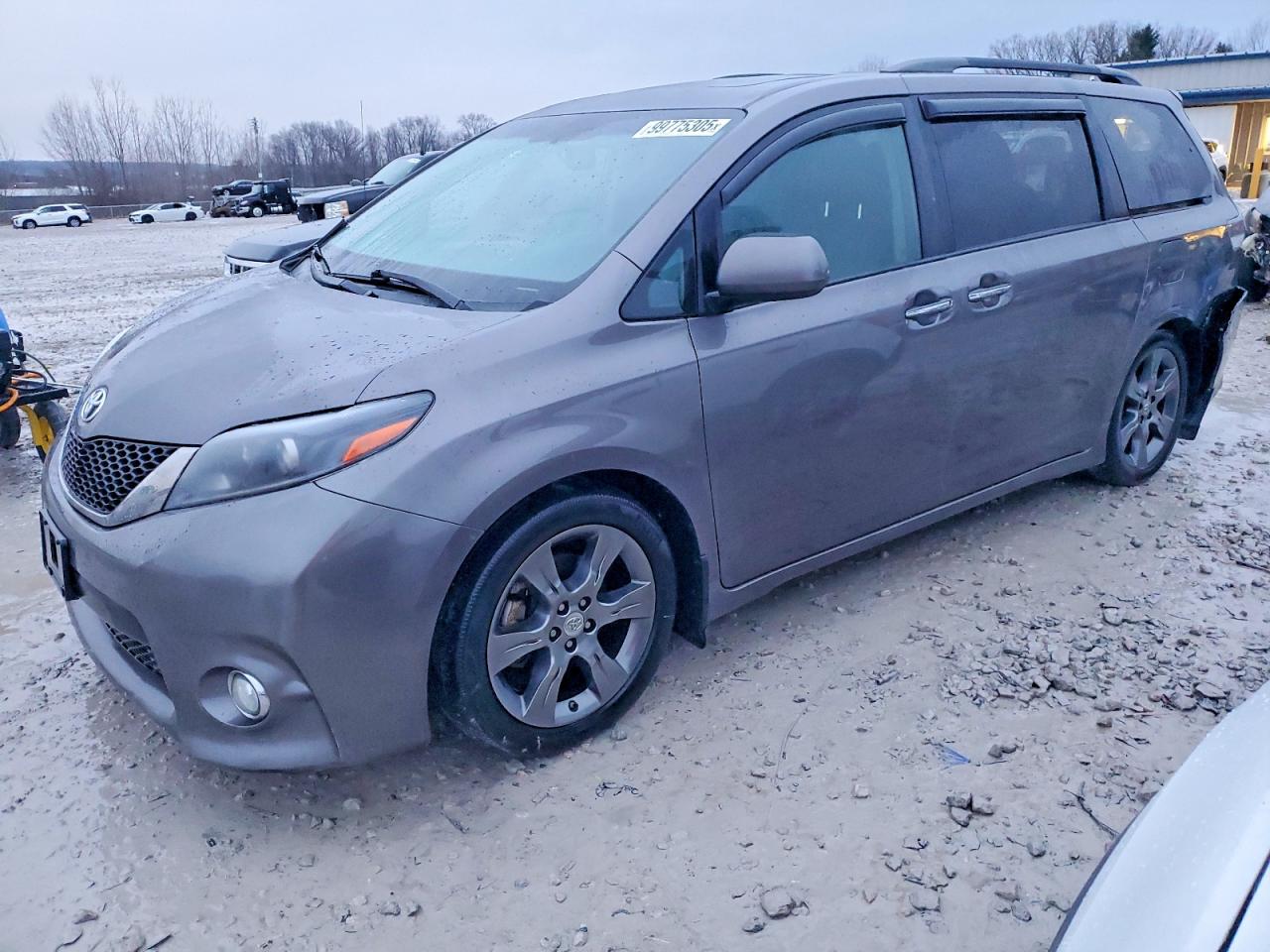 2015 TOYOTA SIENNA