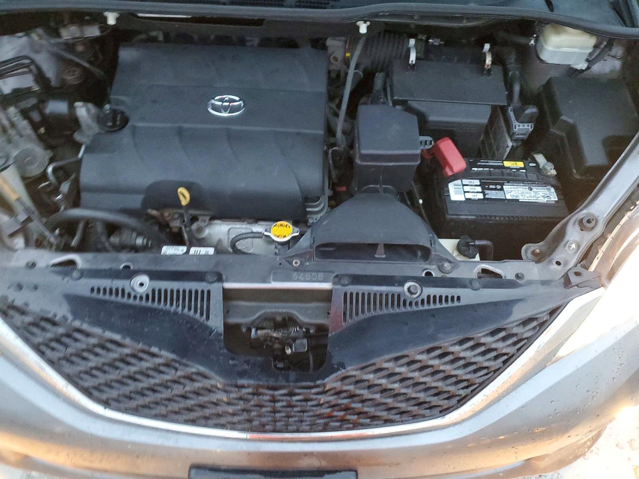 2015 TOYOTA SIENNA SPORT photo 12