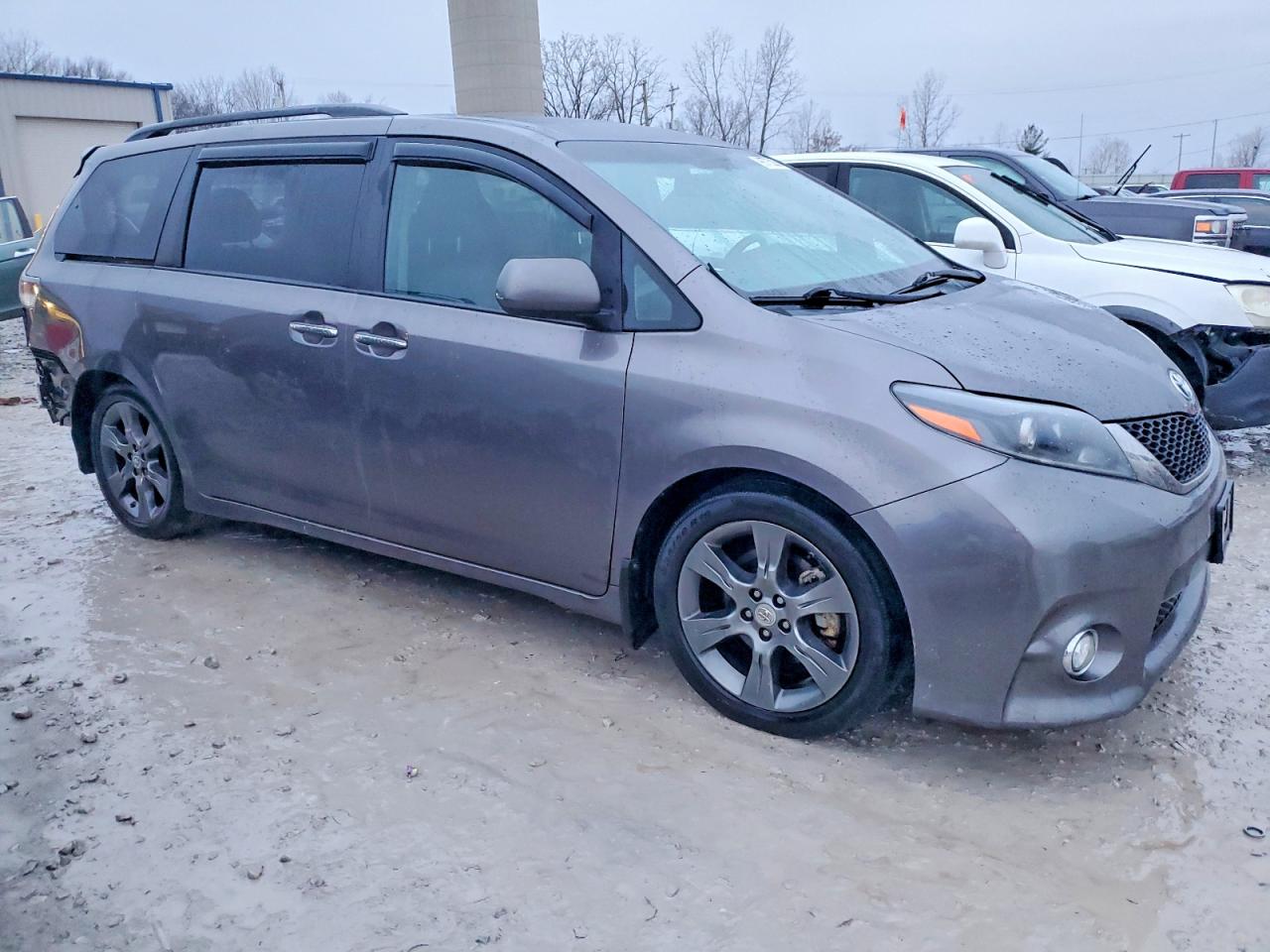 2015 TOYOTA SIENNA SPORT photo 4