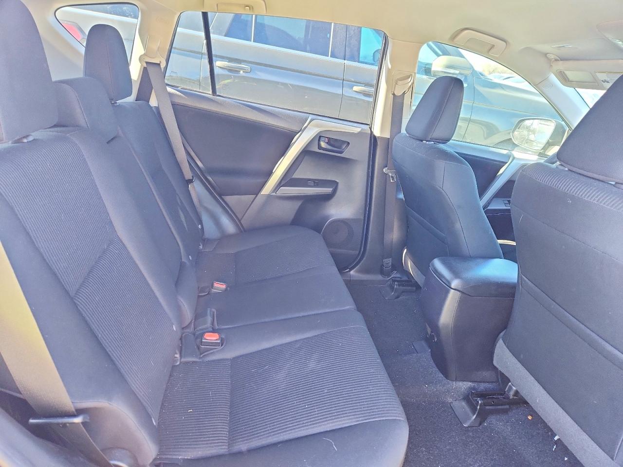 2018 TOYOTA RAV4 LE photo 11