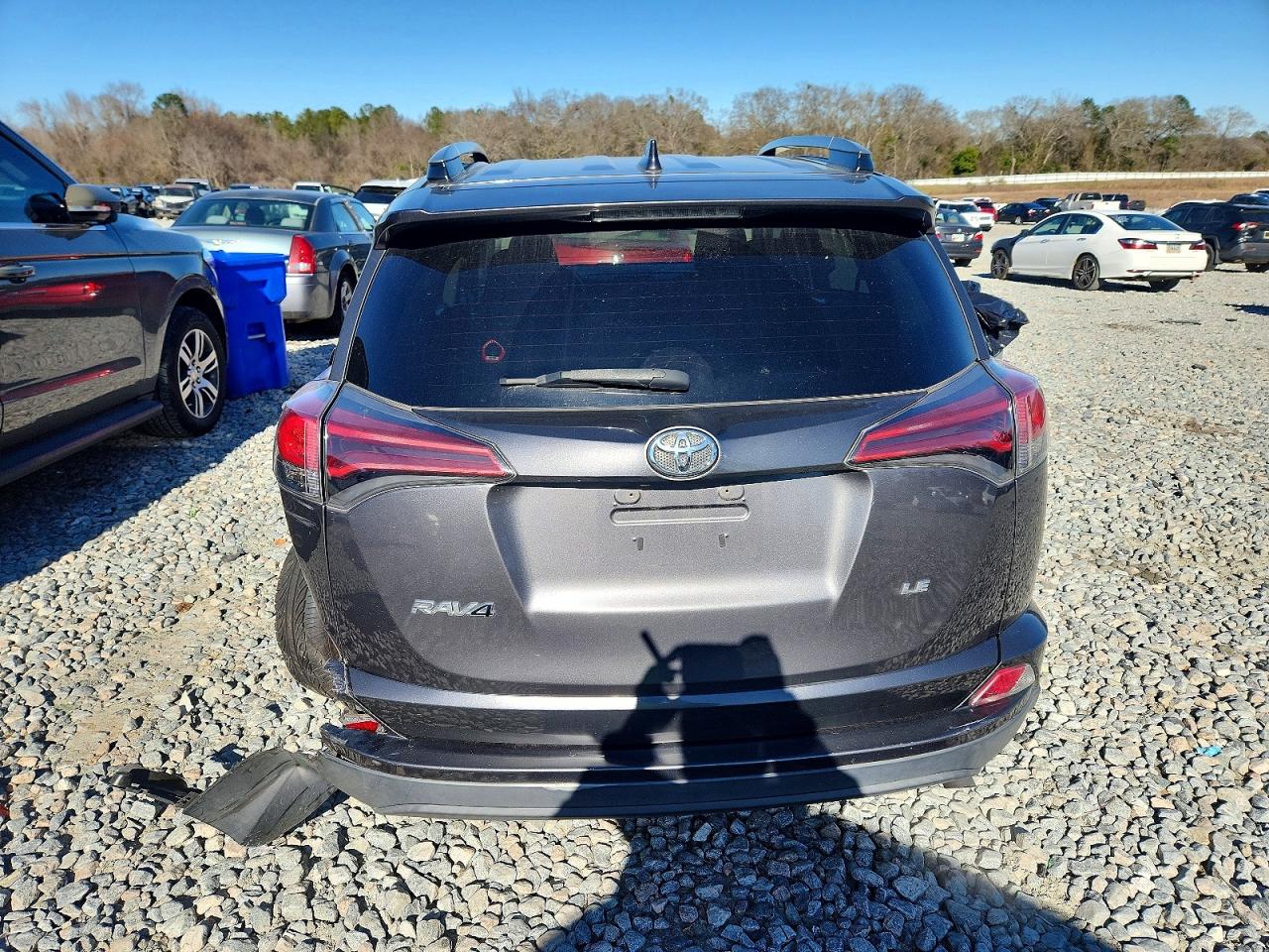 2018 TOYOTA RAV4 LE photo 6