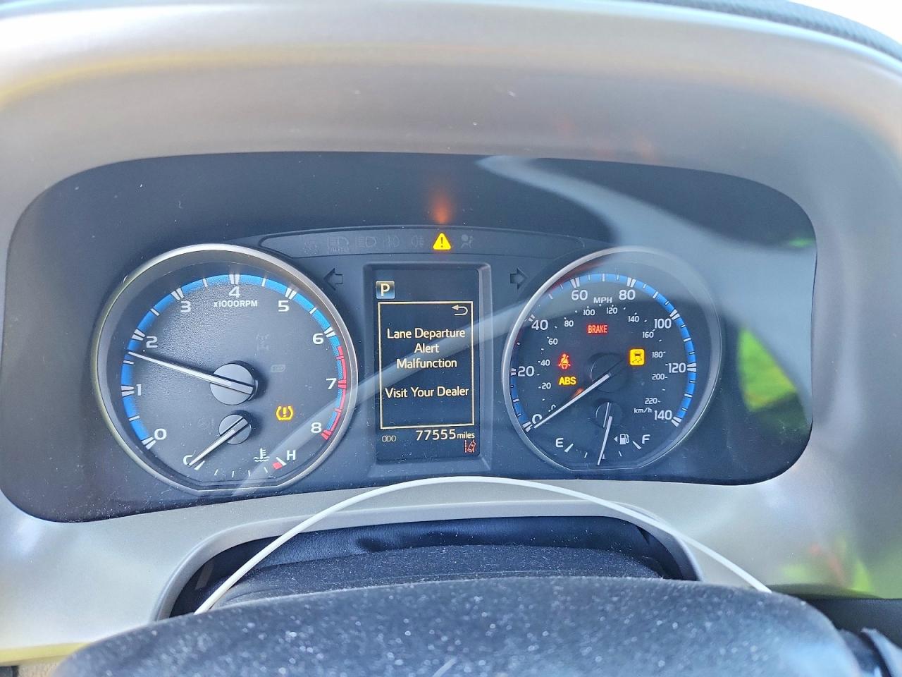 2018 TOYOTA RAV4 LE photo 9