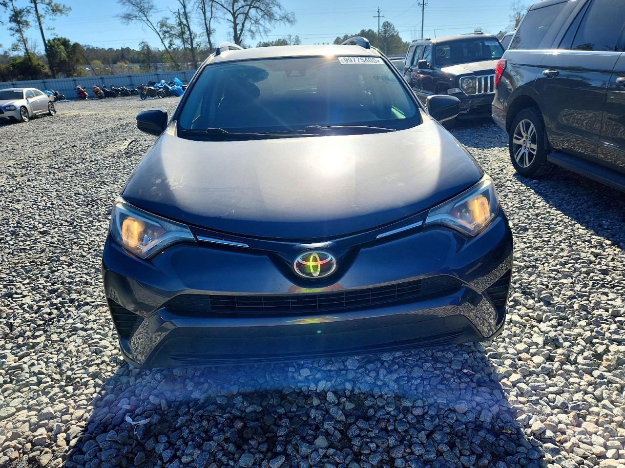2018 TOYOTA RAV4 LE photo 5