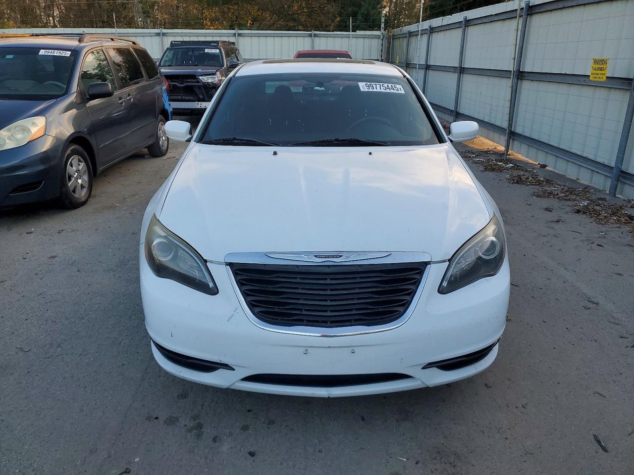 2013 CHRYSLER 200 TOURING photo 5