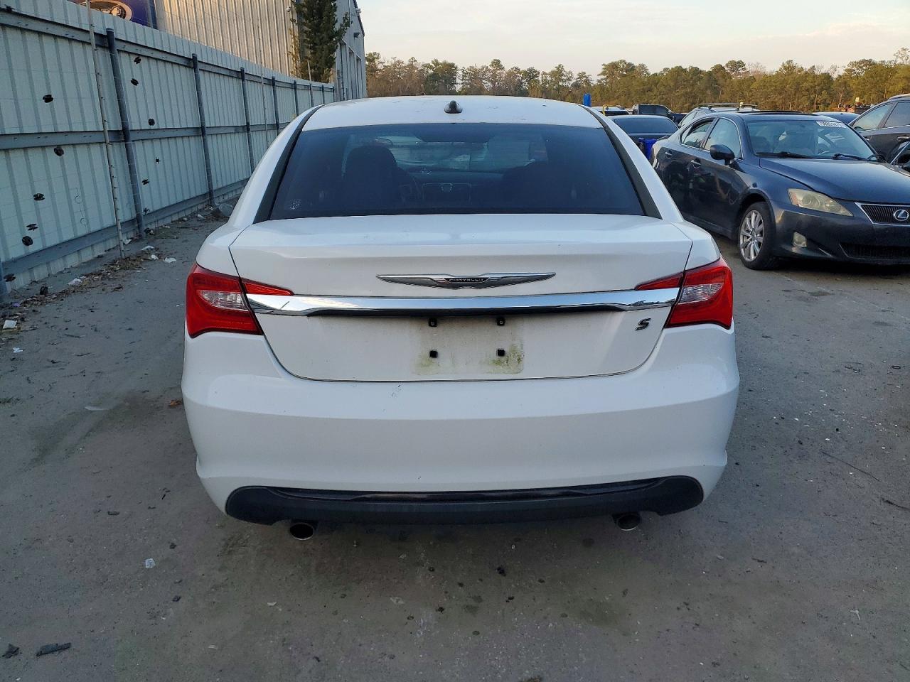 2013 CHRYSLER 200 TOURING photo 6