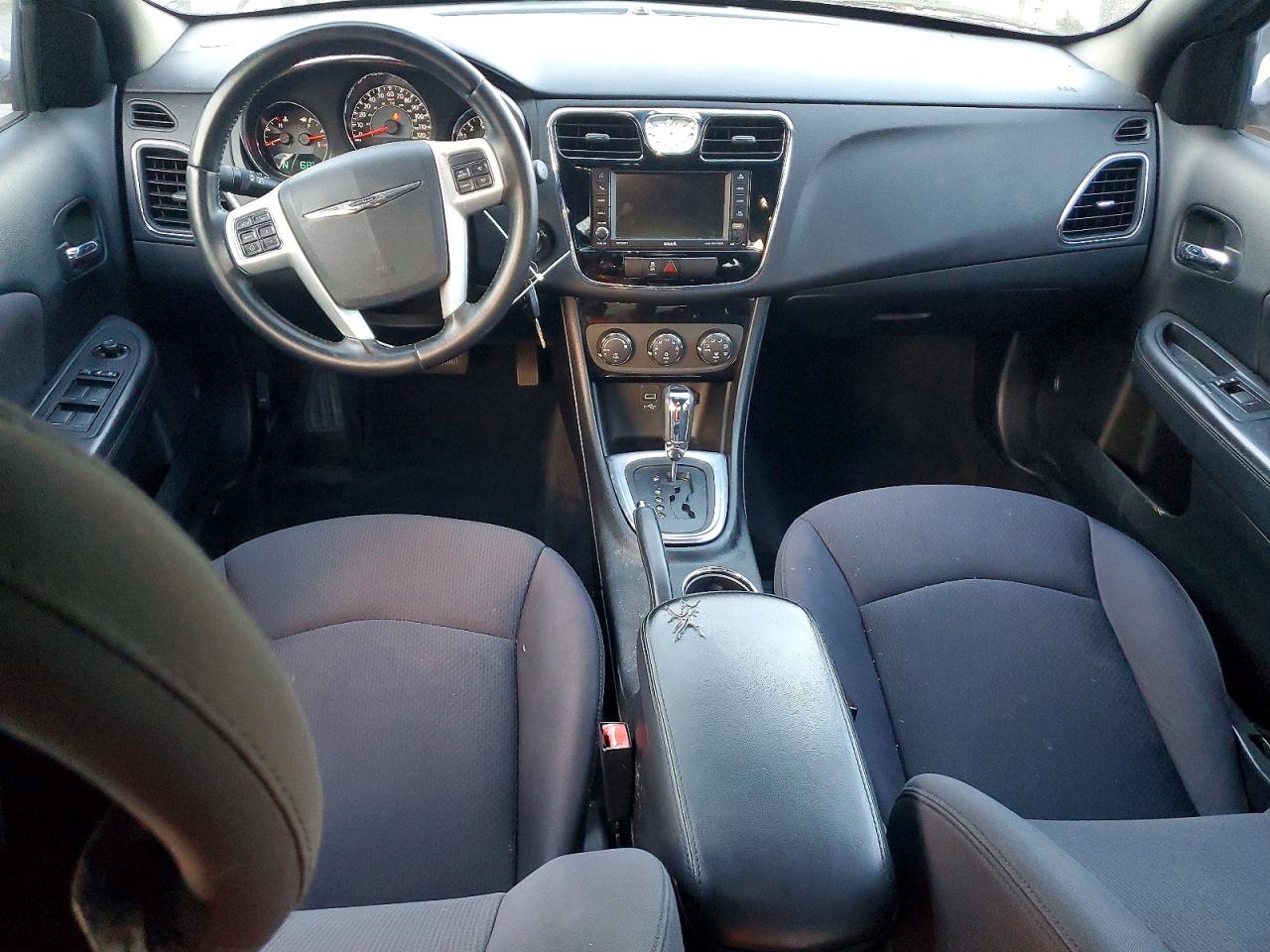 2013 CHRYSLER 200 TOURING photo 8
