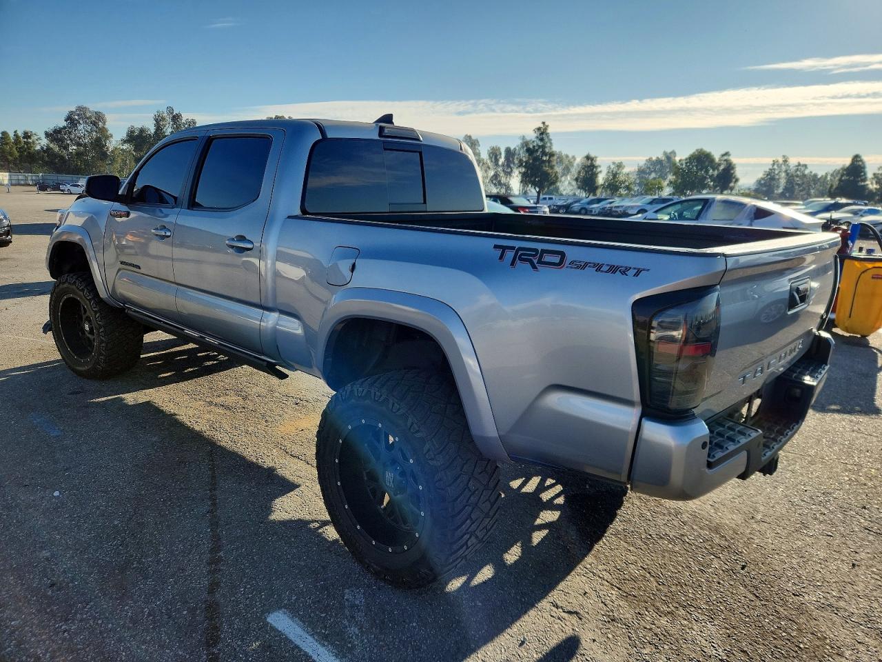 2017 TOYOTA TACOMA DOUBLE CAB photo 2