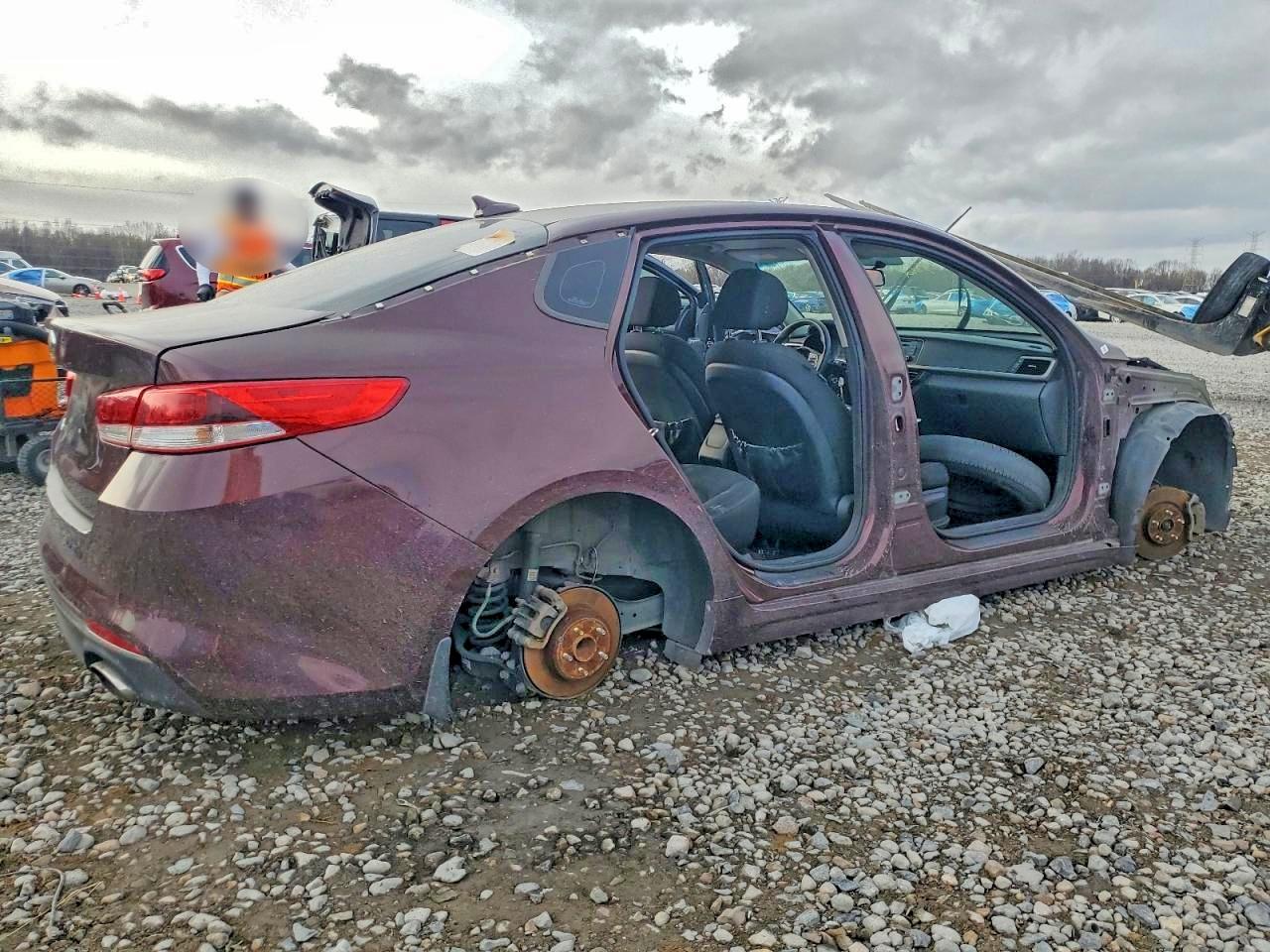 2016 KIA OPTIMA LX photo 3
