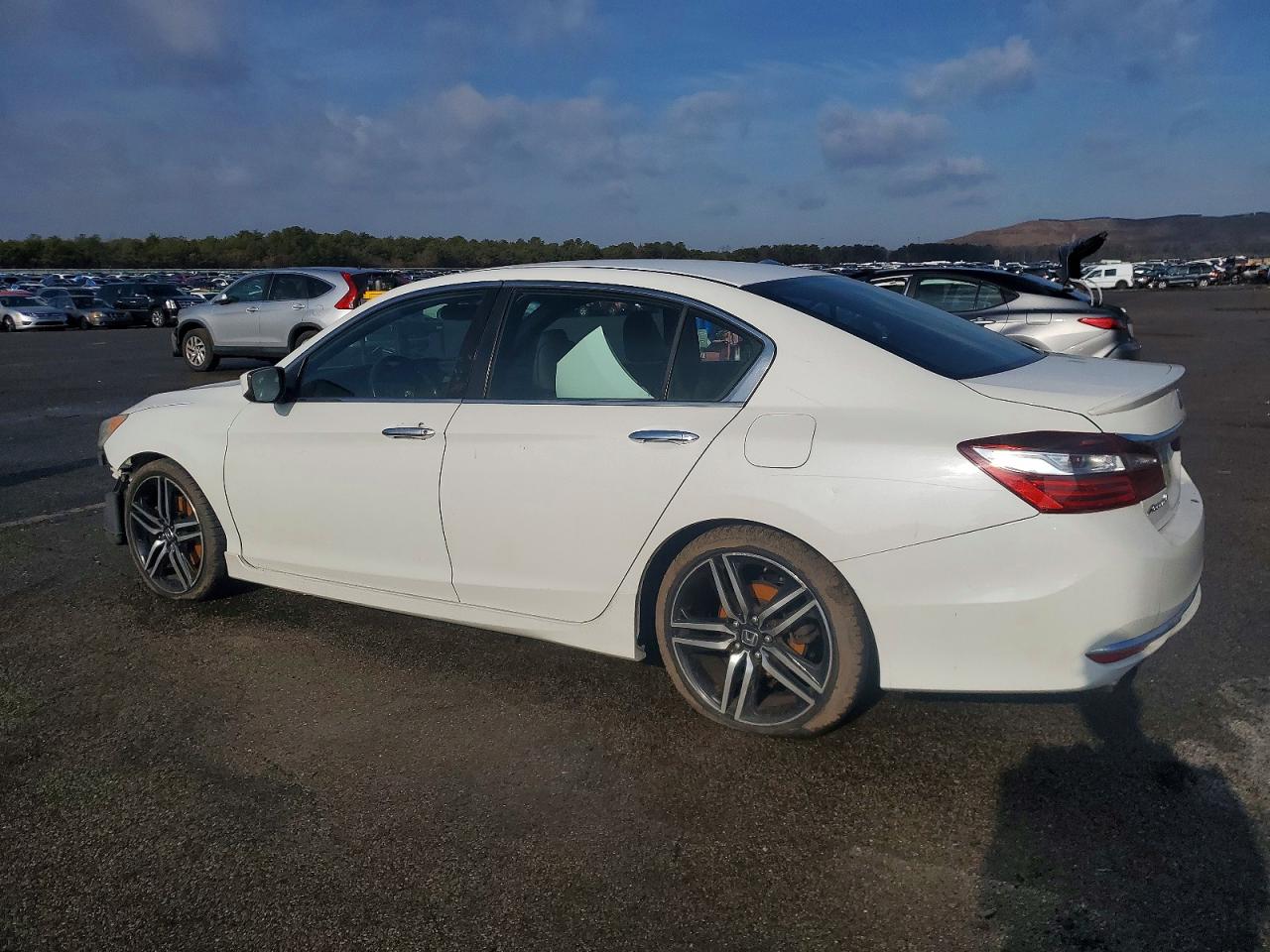 2017 HONDA ACCORD SPORT photo 2