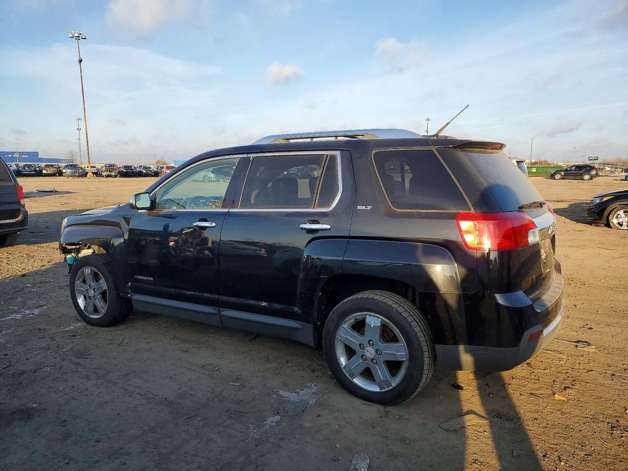 2012 GMC TERRAIN SLT photo 2