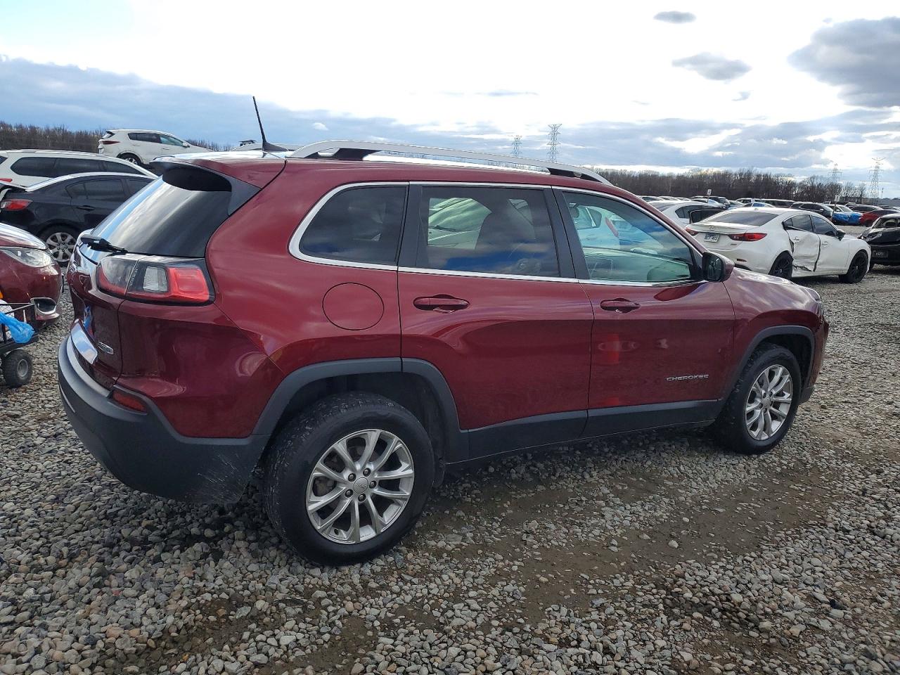 2019 JEEP CHEROKEE LATITUDE photo 3