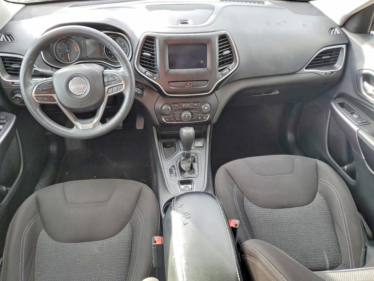 2019 JEEP CHEROKEE LATITUDE photo 8