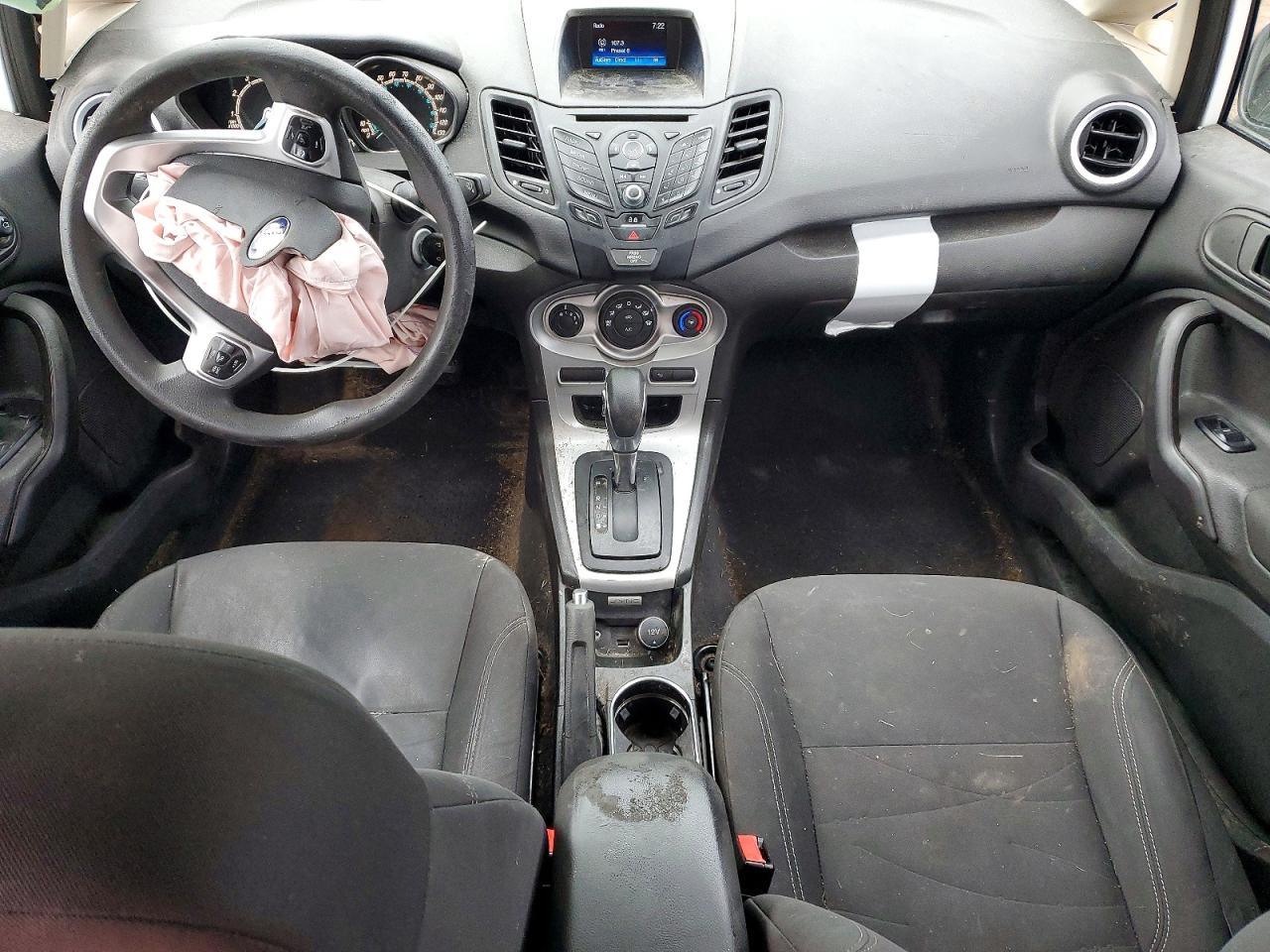2018 FORD FIESTA SE photo 8