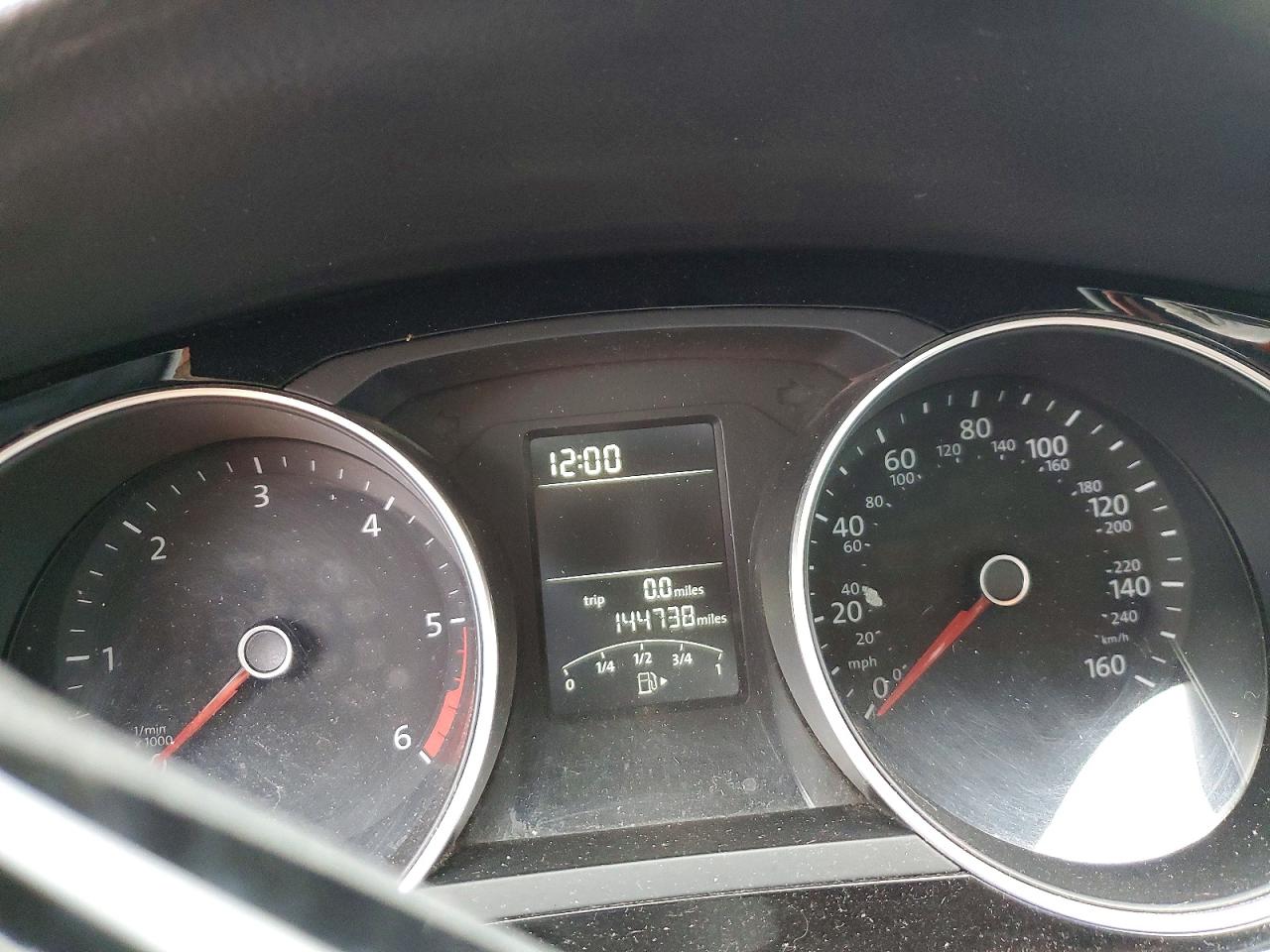 2015 VOLKSWAGEN JETTA TDI photo 9