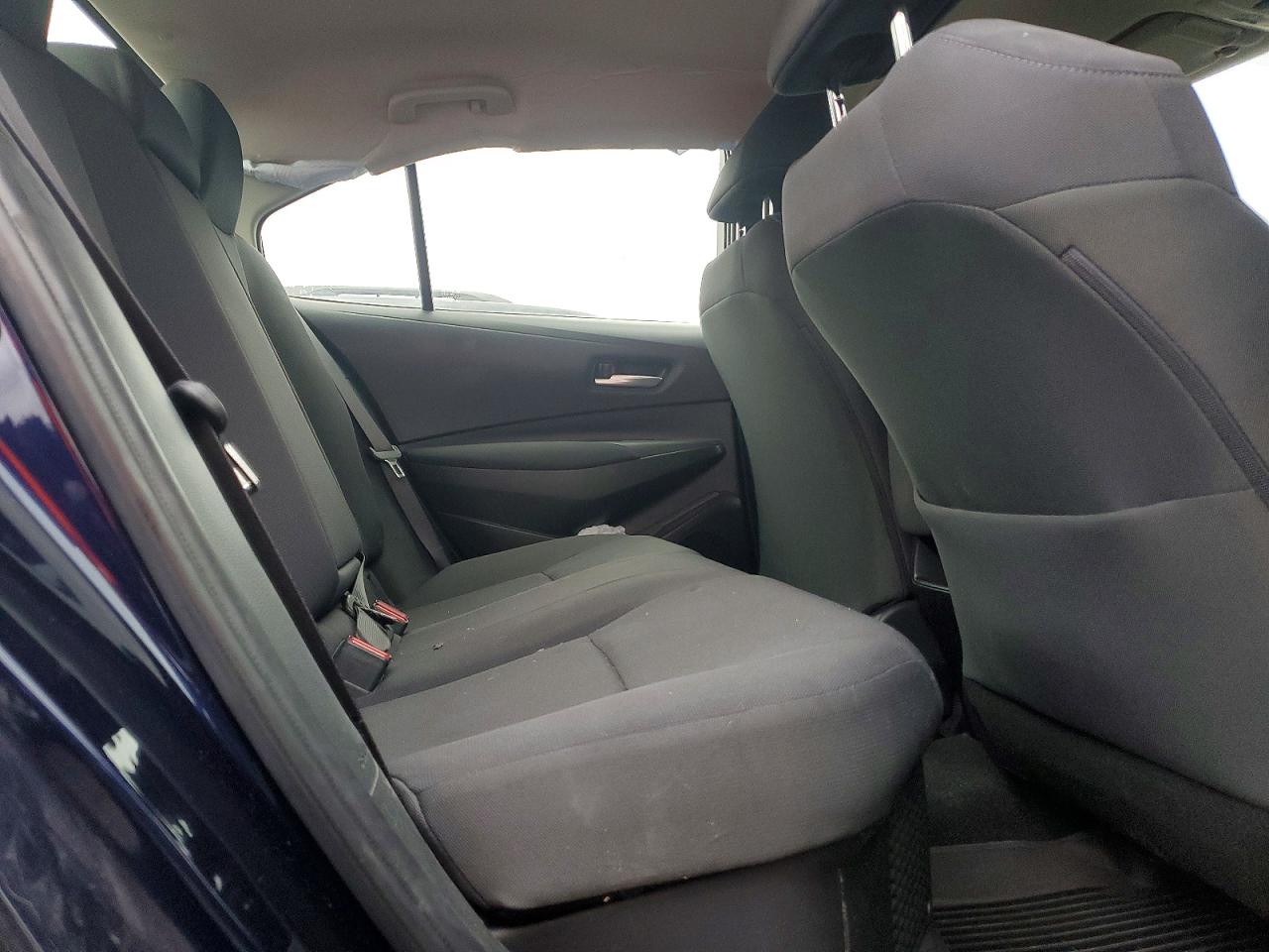 2021 TOYOTA COROLLA LE photo 10