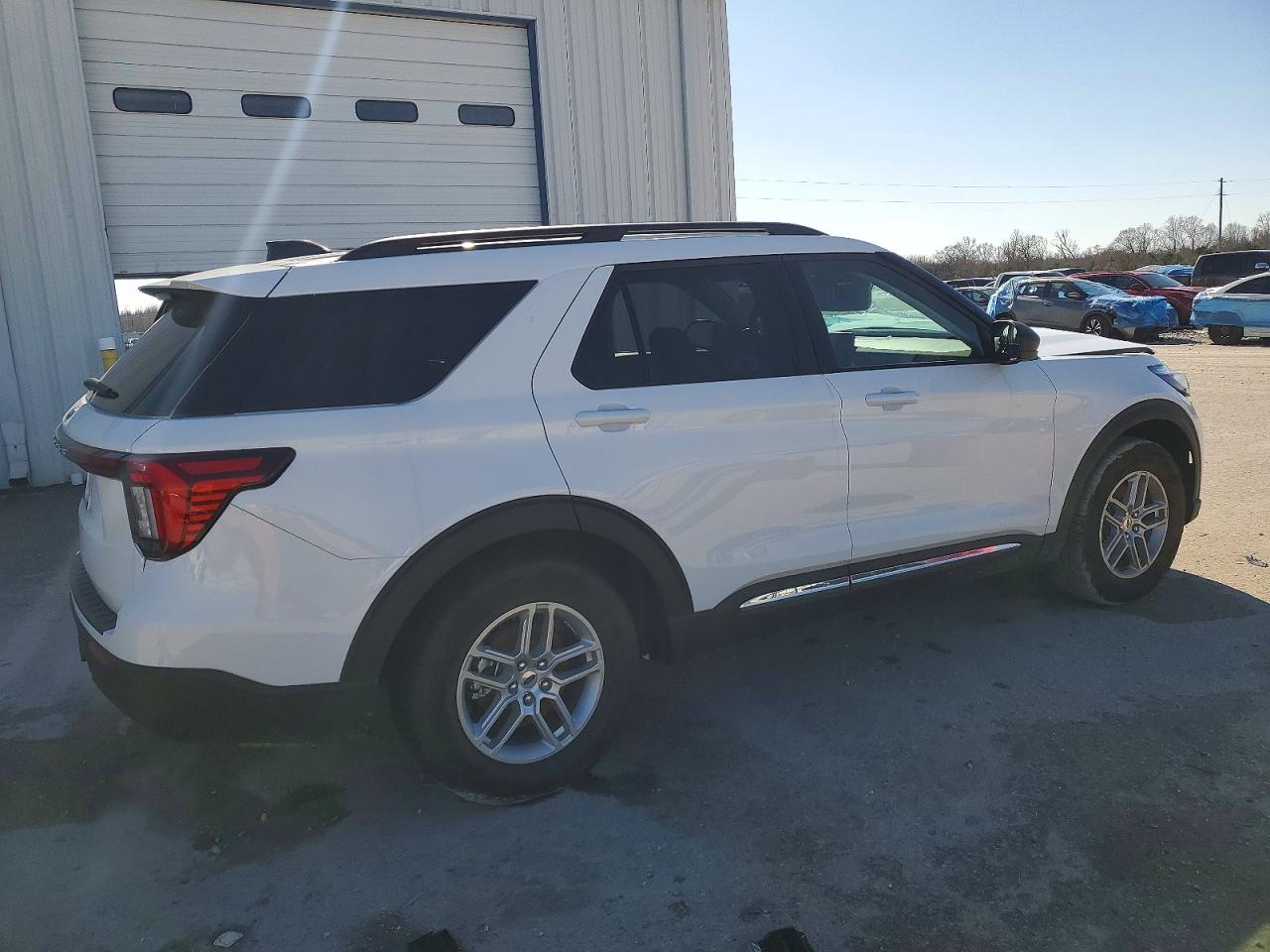 2025 FORD EXPLORER ACTIVE photo 3