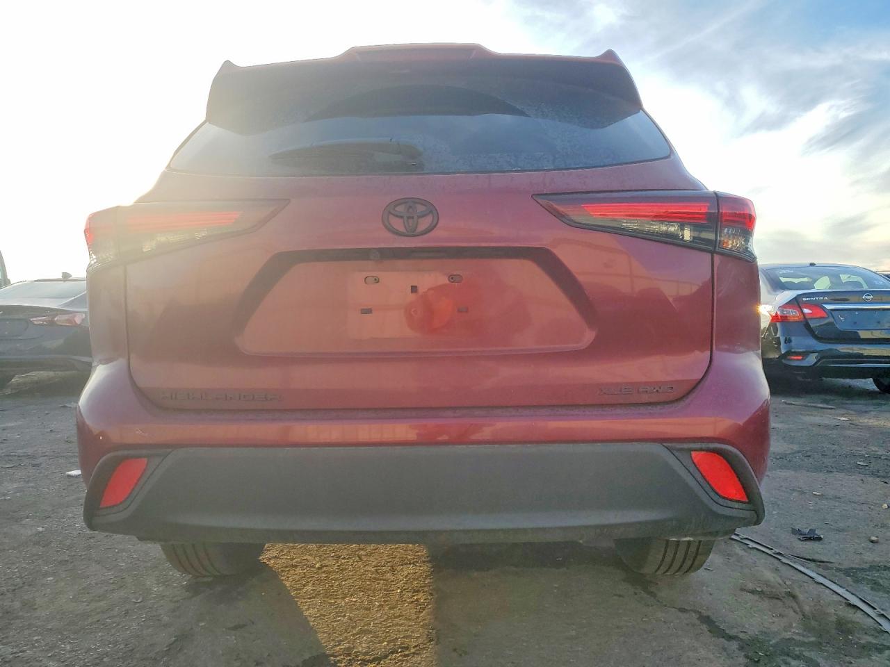 2024 TOYOTA HIGHLANDER LE photo 6