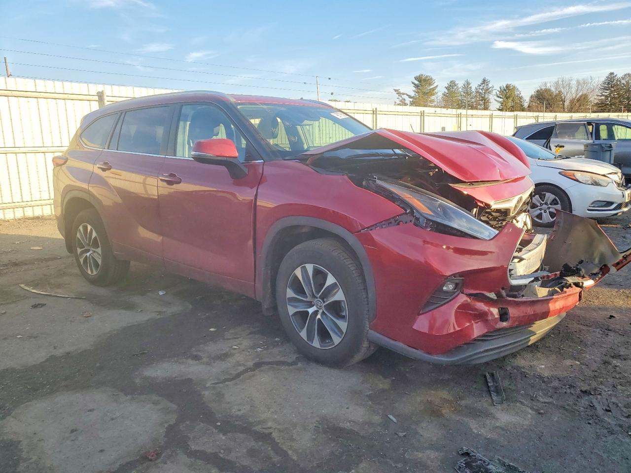 2024 TOYOTA HIGHLANDER LE photo 4