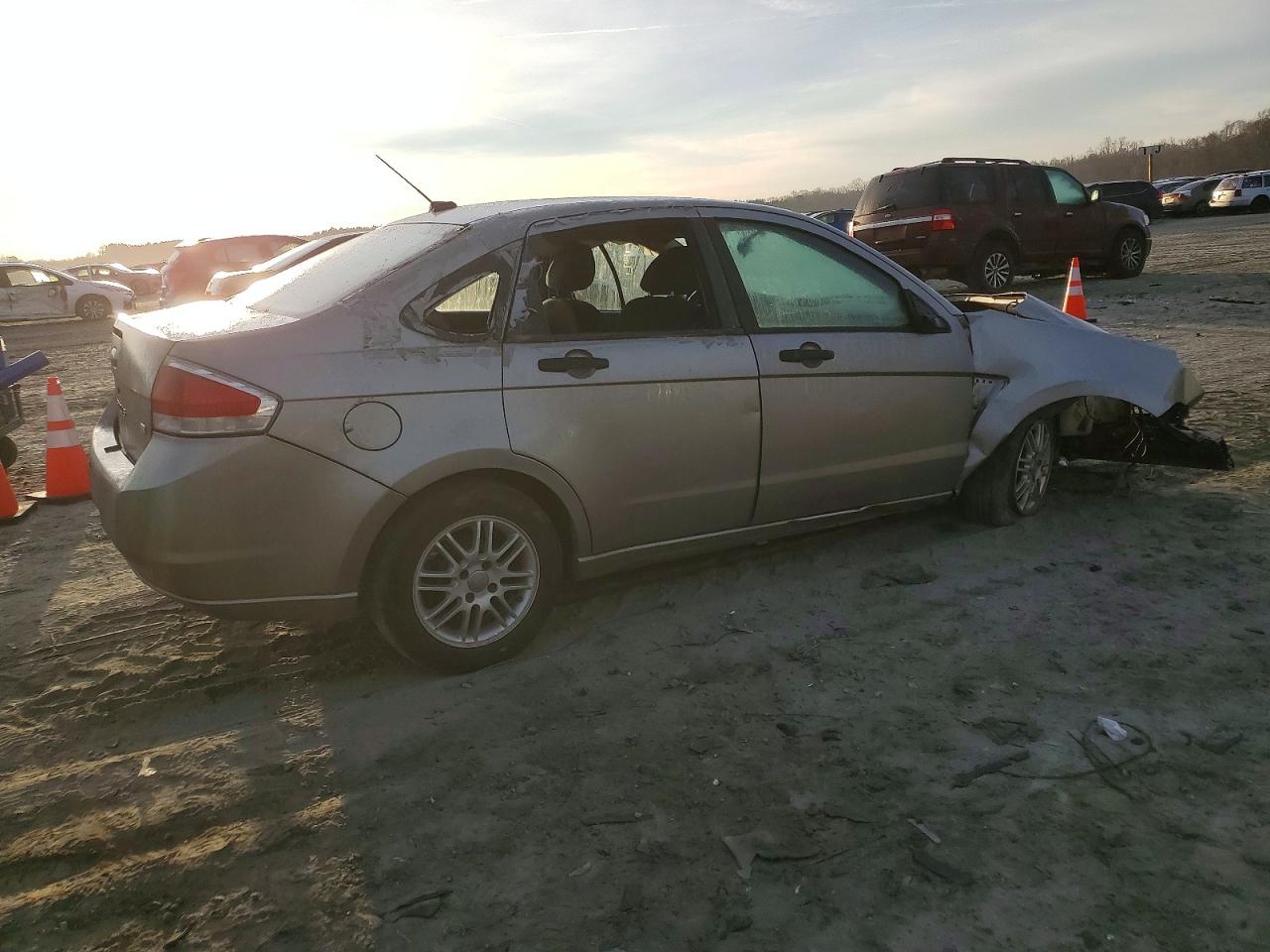 2008 FORD FOCUS SE photo 3
