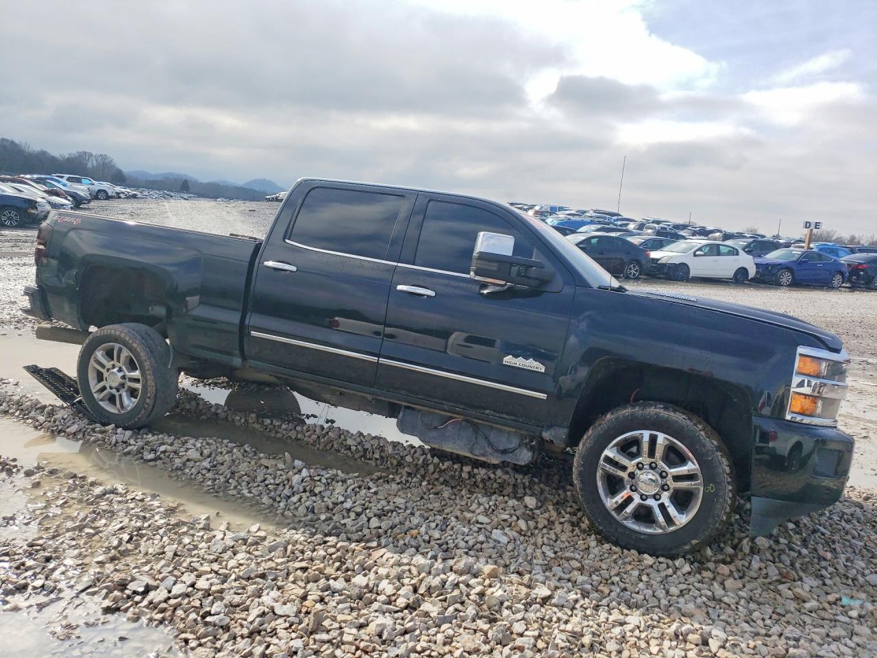 2017 CHEVROLET SILVERADO K2500 HIGH COUNTRY photo 4