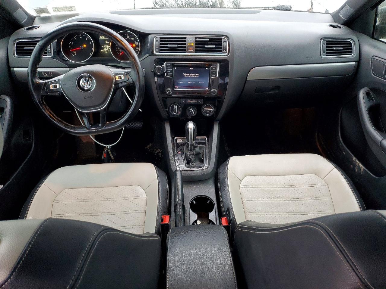 2016 VOLKSWAGEN JETTA SPORT photo 8