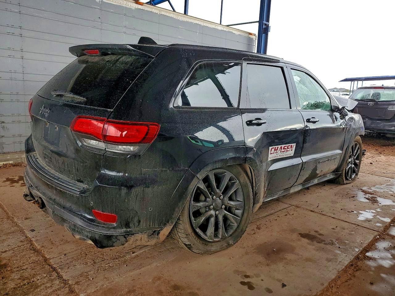 2018 JEEP GRAND CHEROKEE OVERLAND photo 3