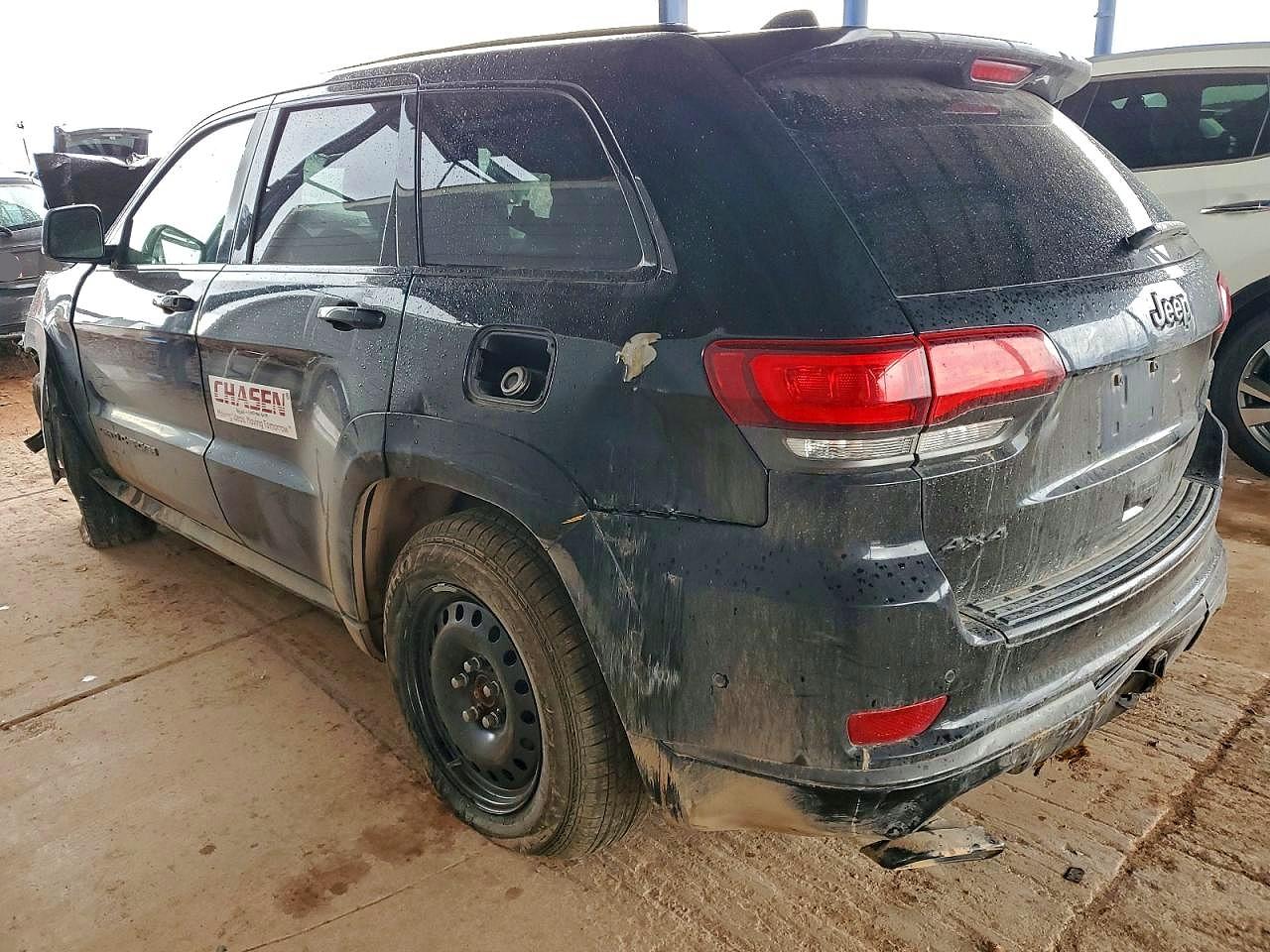 2018 JEEP GRAND CHEROKEE OVERLAND photo 2