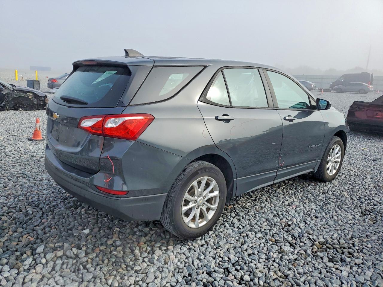 2020 CHEVROLET EQUINOX LS photo 3