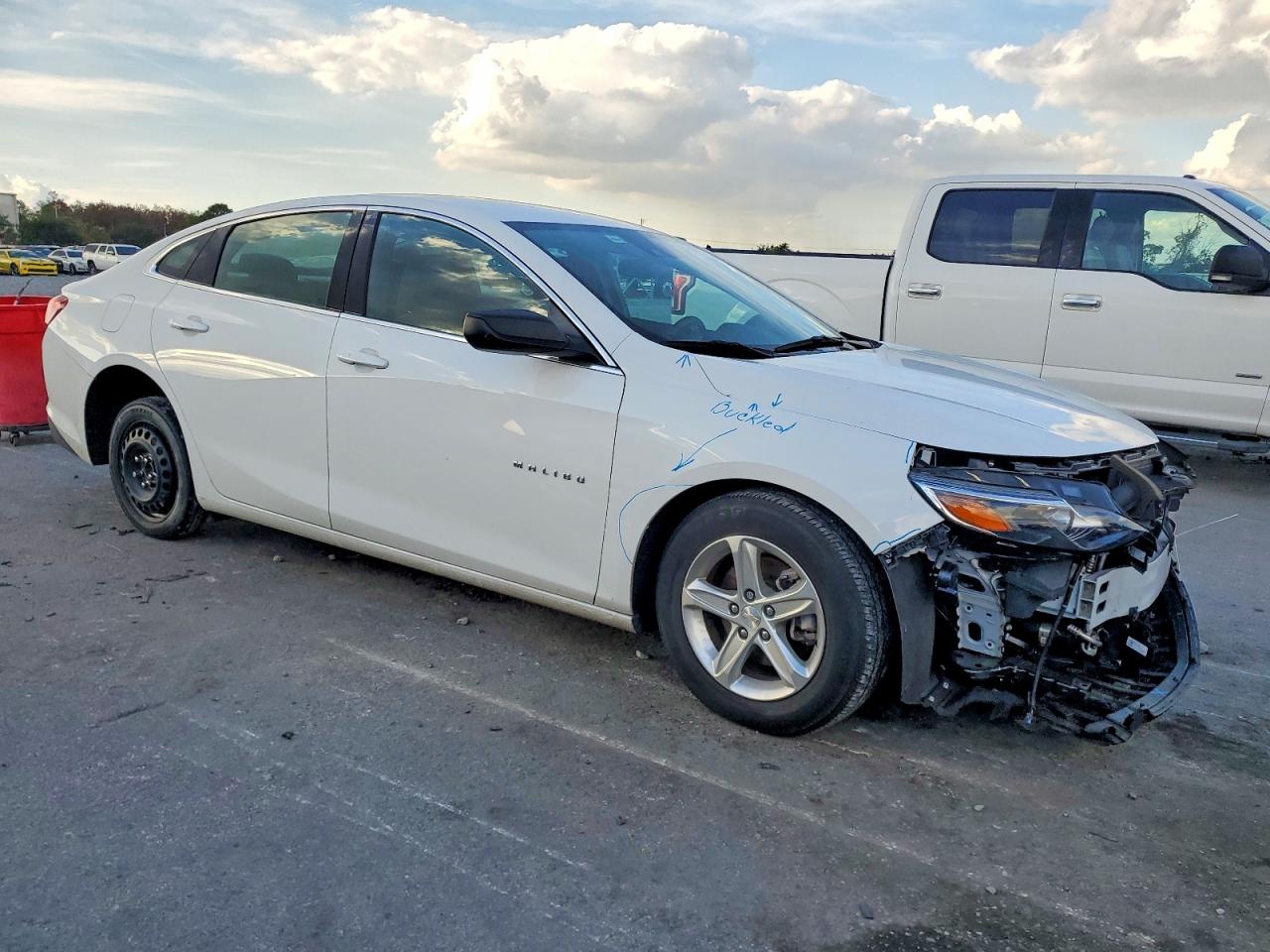 2023 CHEVROLET MALIBU LS photo 4
