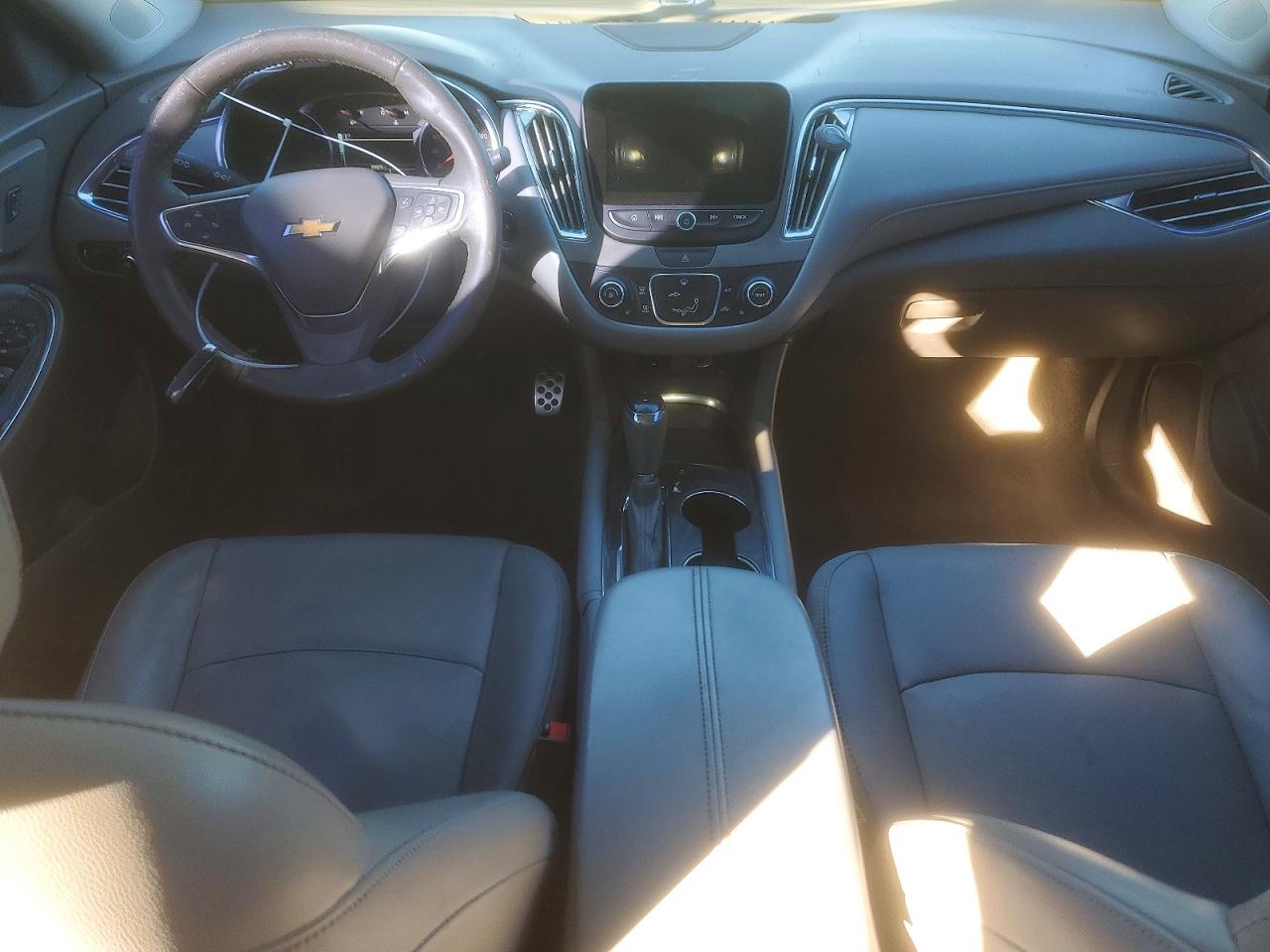 2017 CHEVROLET MALIBU LT photo 8