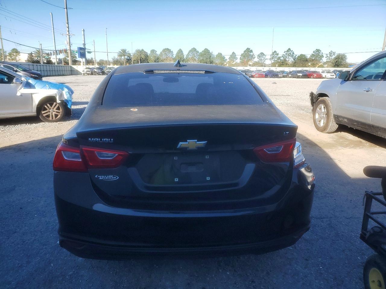 2017 CHEVROLET MALIBU LT photo 6