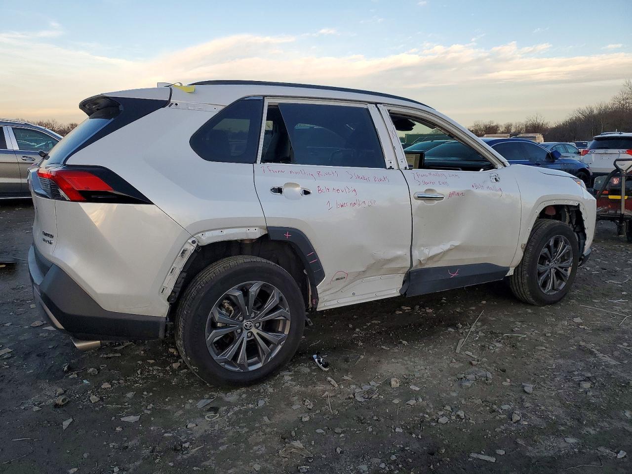 2024 TOYOTA RAV4 LIMITED photo 3