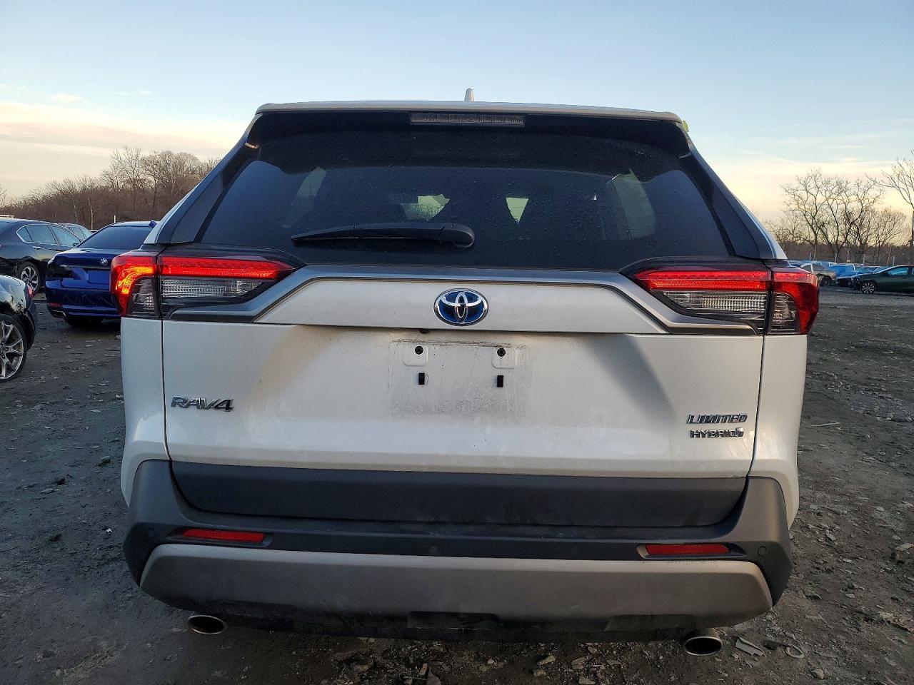 2024 TOYOTA RAV4 LIMITED photo 6