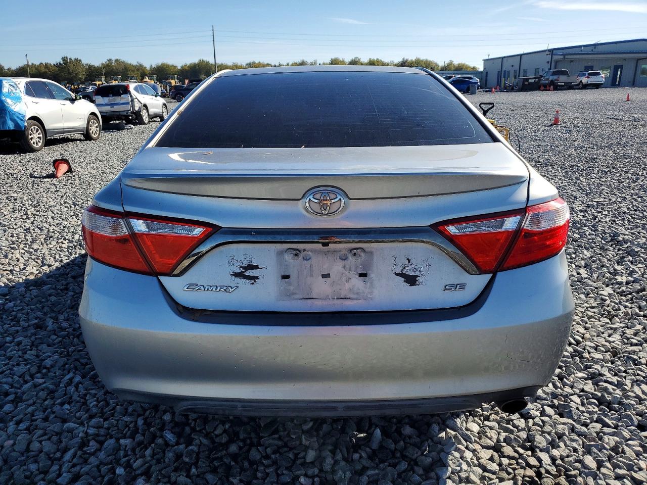 2015 TOYOTA CAMRY SE photo 6