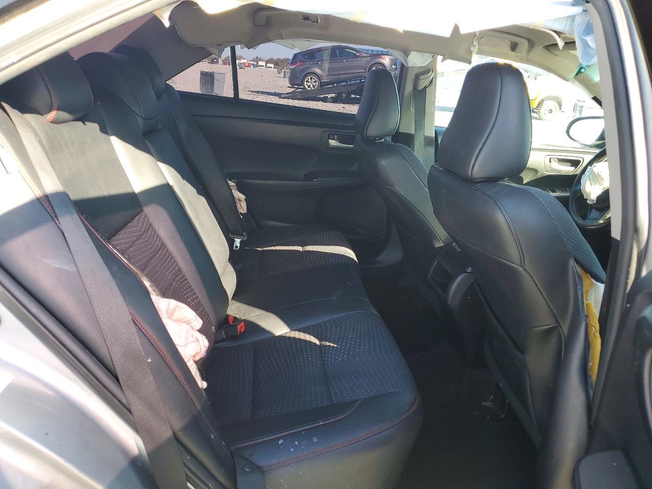 2015 TOYOTA CAMRY SE photo 10