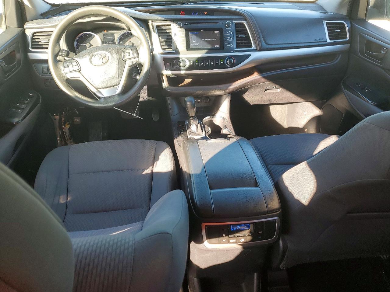 2019 TOYOTA HIGHLANDER LE photo 22